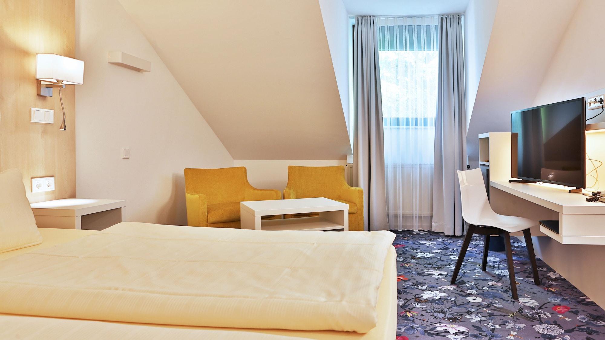 Hotel Zum Loewen Mörfelden-Walldorf Exterior foto